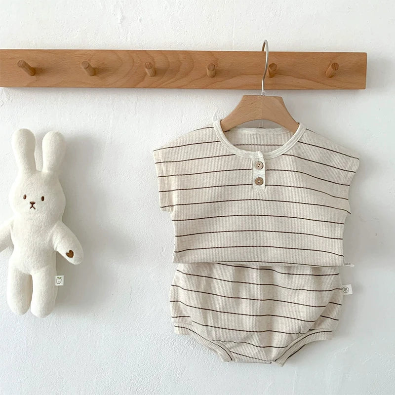 Conjunto de rayas para bebé | Top de algodón y cubrepañal para recién nacidos